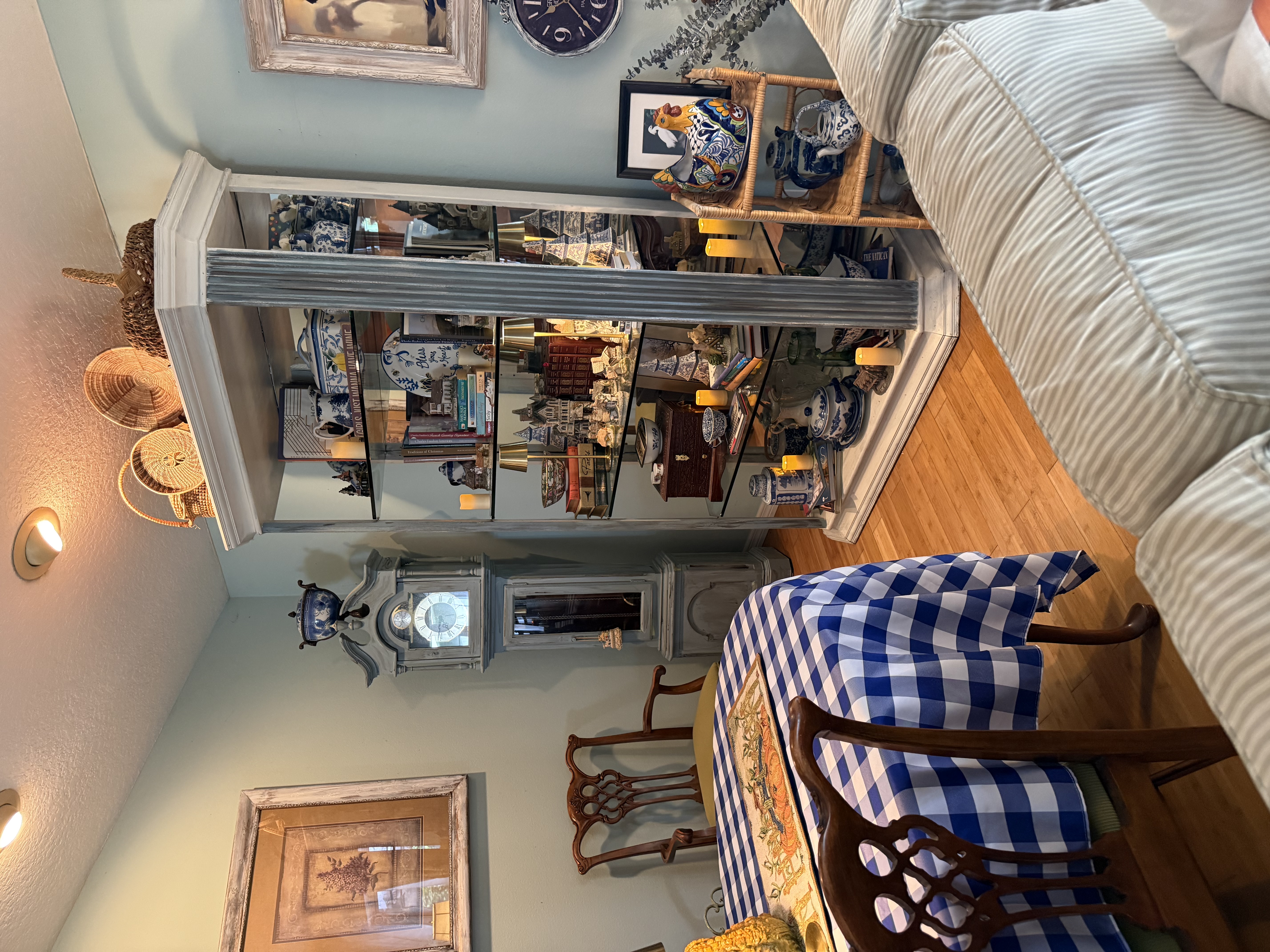 CREATING A WARM AND COZY SPACE FOR FALL — interior photograph 4 by Madeline’s Chic Interiors