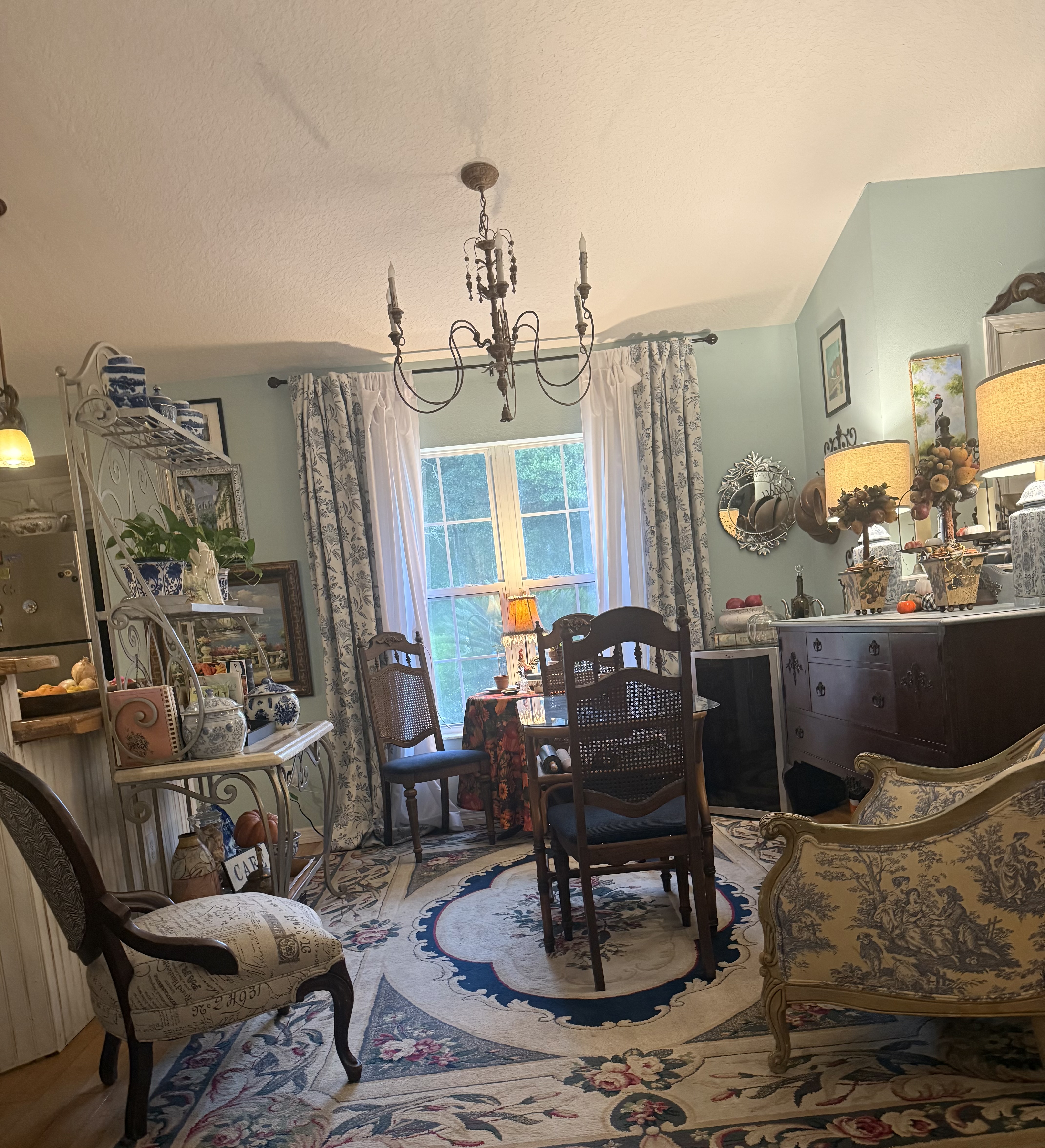 CREATING A WARM ND INVITING SPACE WITH VINTAGE AND THRIFT FINDS — interior photograph 11 by Madeline’s Chic Interiors