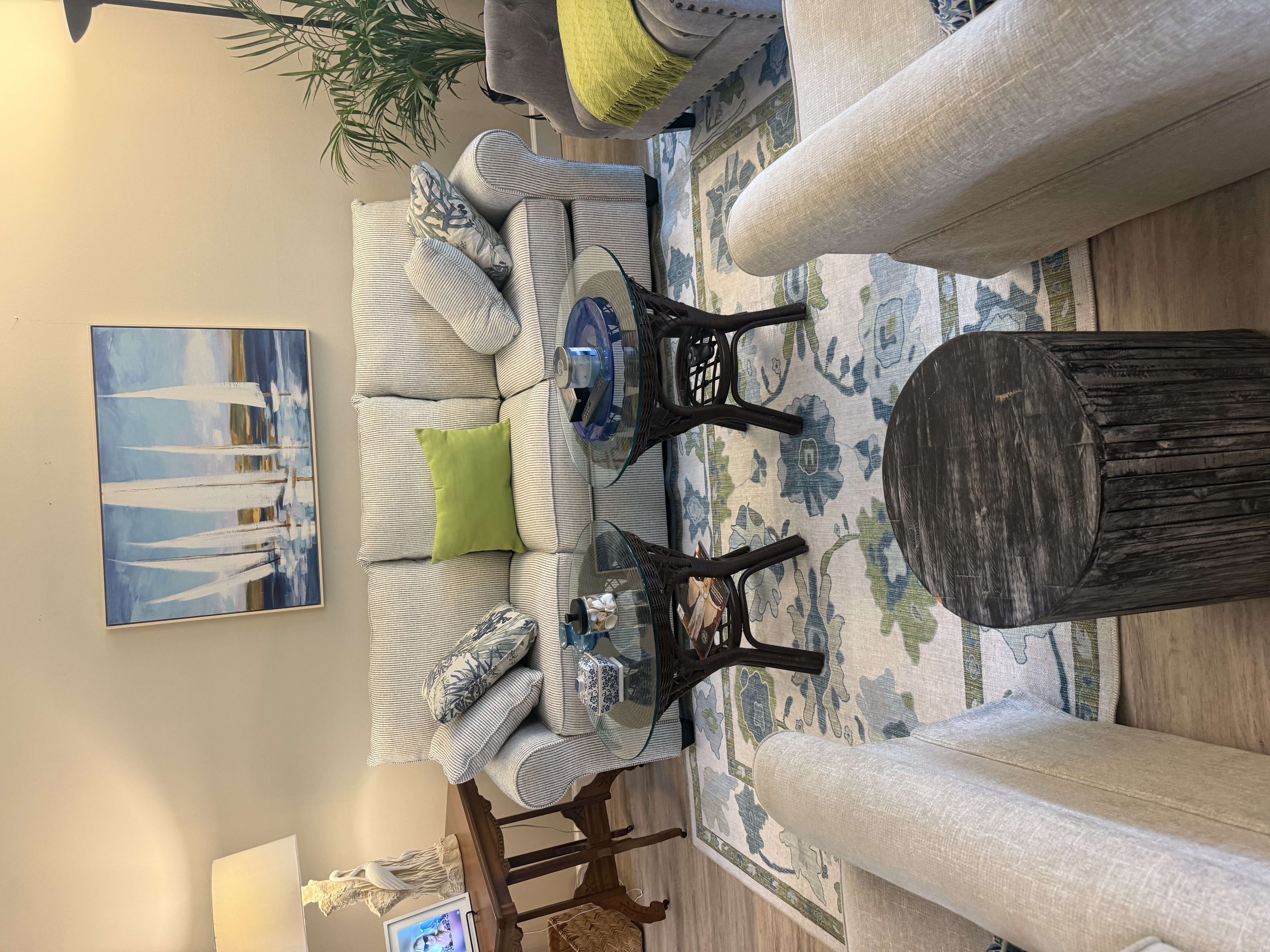 A MIX OF VINTAGE TREASURES AND THRIFTED FINDS — interior photograph 2 by Madeline’s Chic Interiors