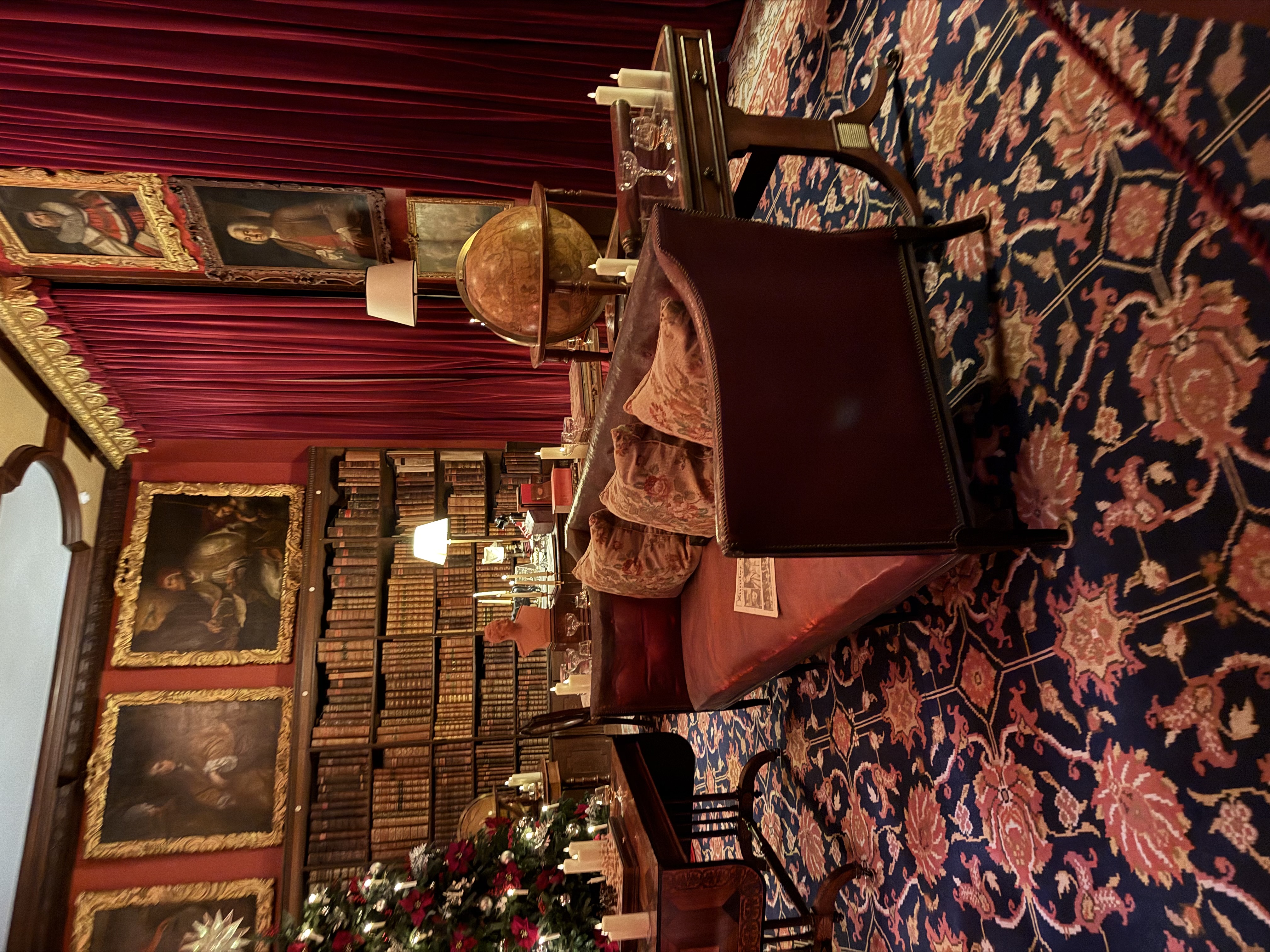 MADELINE CAN DECORATE YOUR HOME FOR THE HOLIDAYS — interior photograph 4 by Madeline’s Chic Interiors