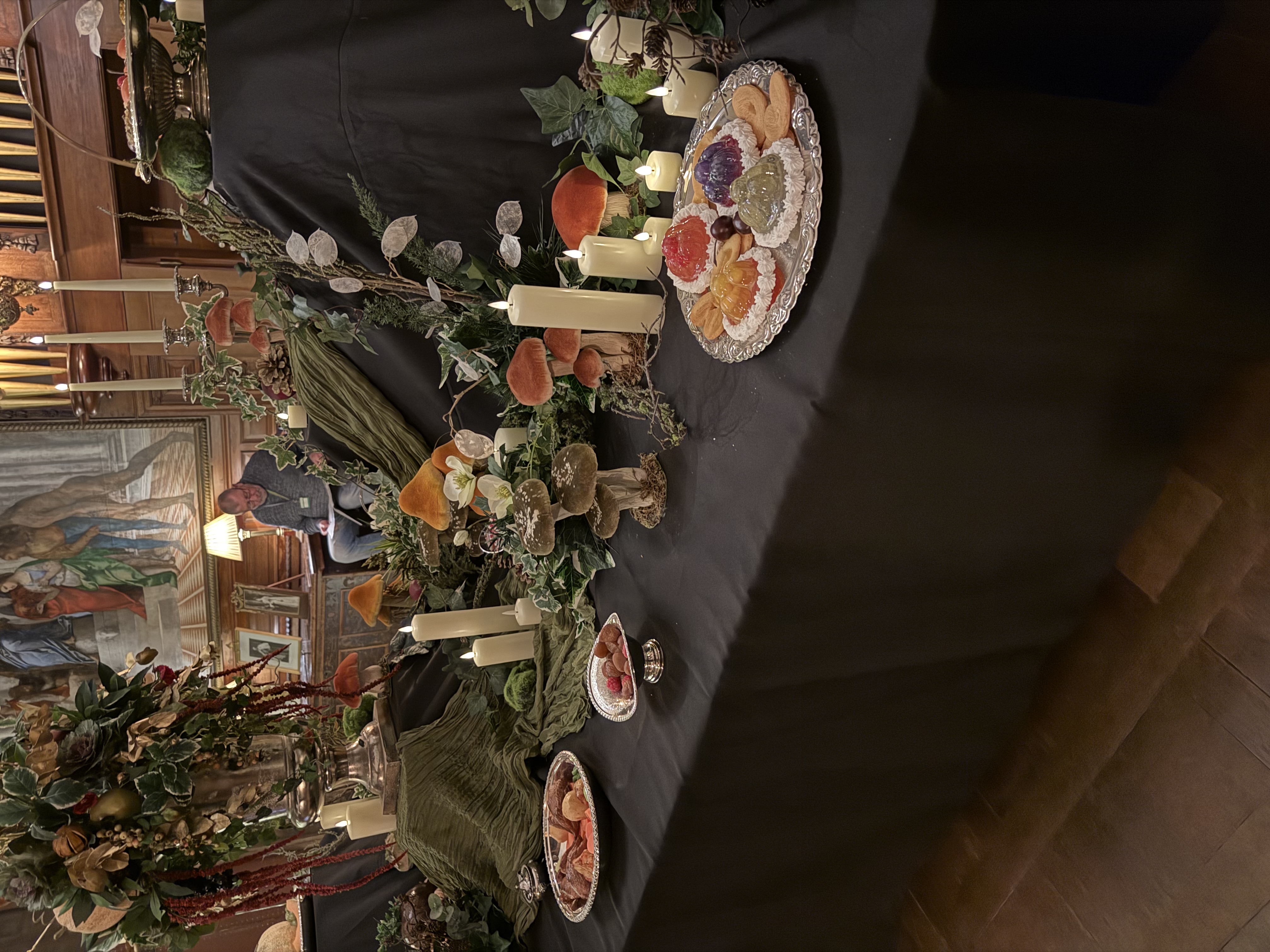 MADELINE CAN DECORATE YOUR HOME FOR THE HOLIDAYS — interior photograph 6 by Madeline’s Chic Interiors