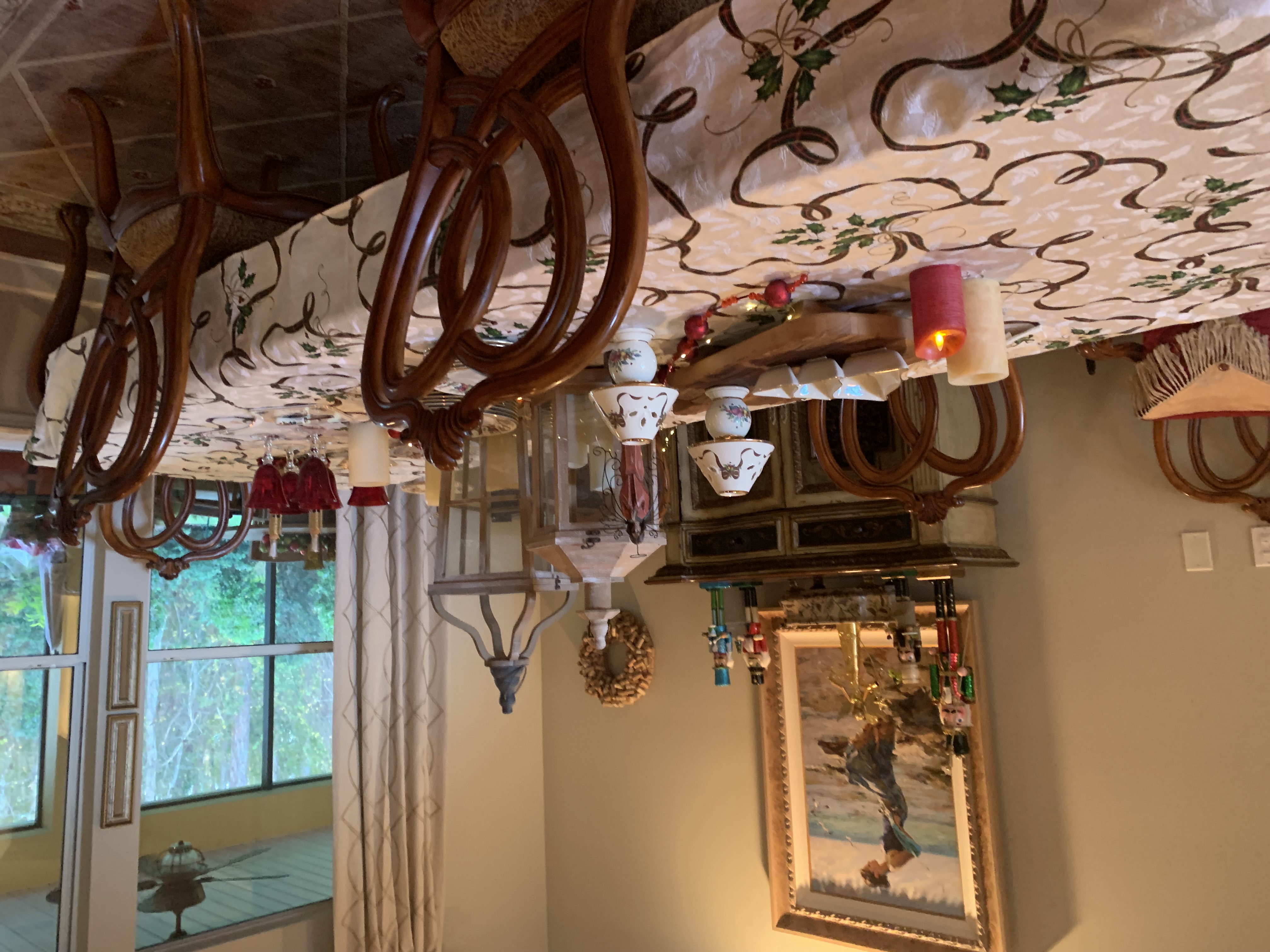 MADELINE CAN DECORATE YOUR HOME FOR THE HOLIDAYS — interior photograph 18 by Madeline’s Chic Interiors